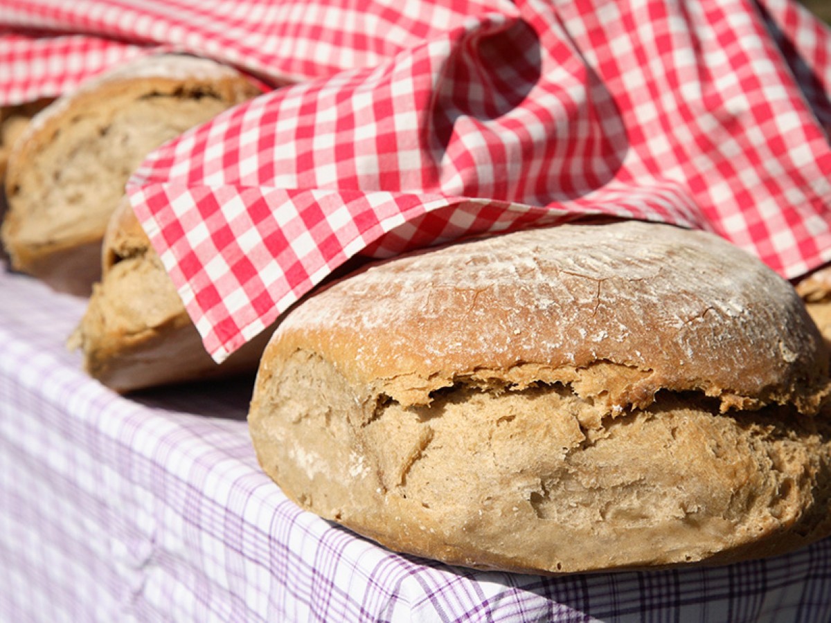 Brotbacken im Holzbackofen