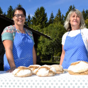 Brotbacken im Holzbackofen